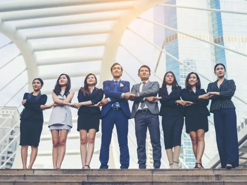 Người đang suy nghĩ về việc tự đánh giá hành vi cá cược của mình tại TK88